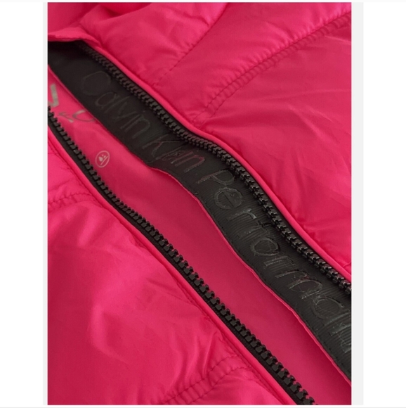 Calvin Klein Performance NWT Cropped Puffer Vest - Picture 5 of 5
